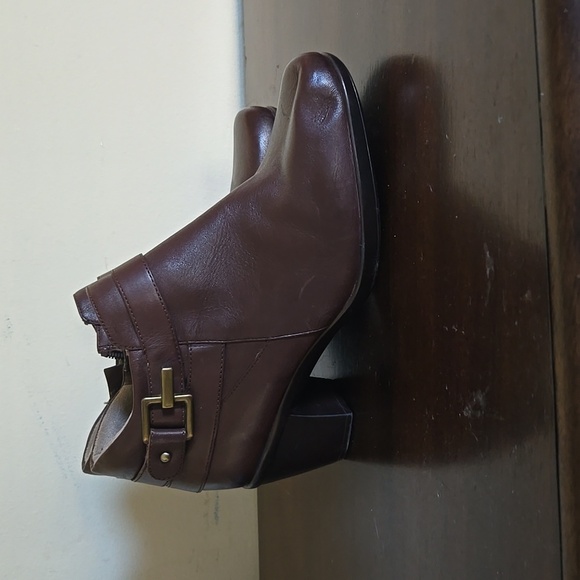 Naturalizer N5 comfort bootie brown 6.5W 2" heel - Picture 2 of 6